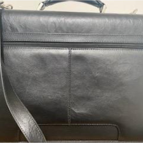 Samsonite leather flap over briefcase with shoulder strap and key - Picture 8 of 12